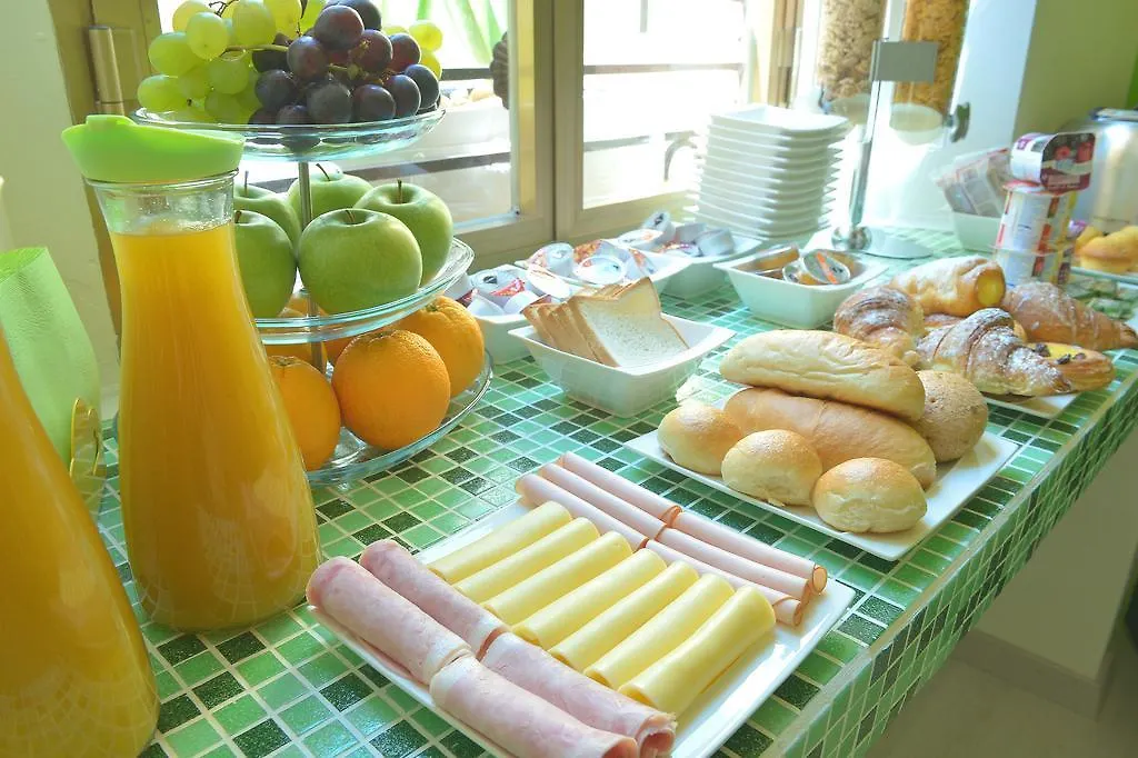 ***  B-Cool (Adults Only) Bed & Breakfast Rome Italy